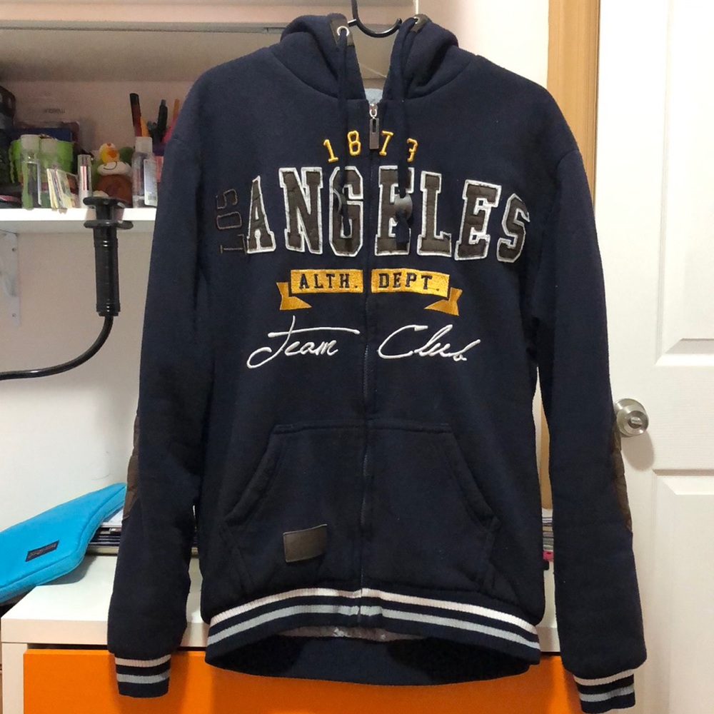 Sweater/Hoodie
